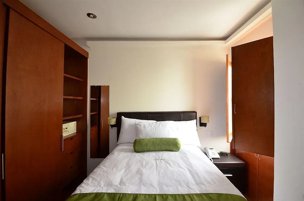 Suites La Concordia 푸에블라 4*,
